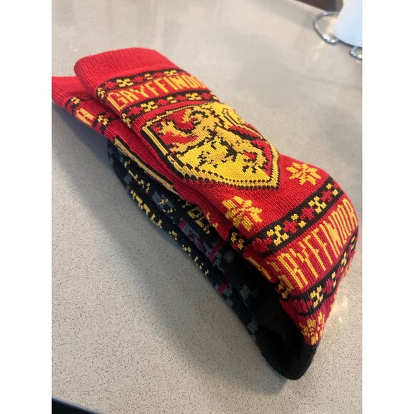 Gryffindor Harry Potter Fuzzy Winter Socks - One Size - Picture 7 of 7